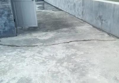 旅顺口楼顶漏水维修公司分享下如何解决卫生间隐蔽部位漏水的问题?